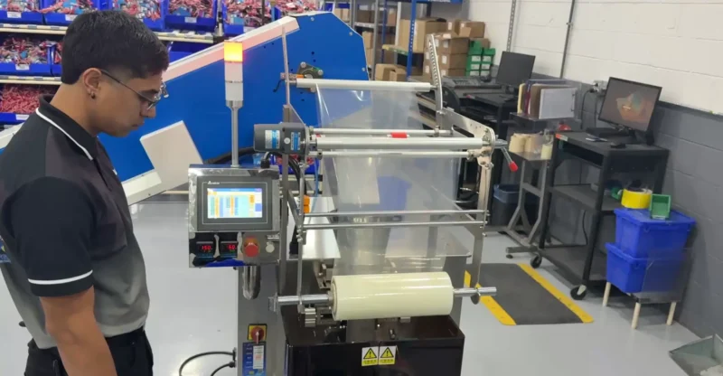 Hardware counting and packaging machine